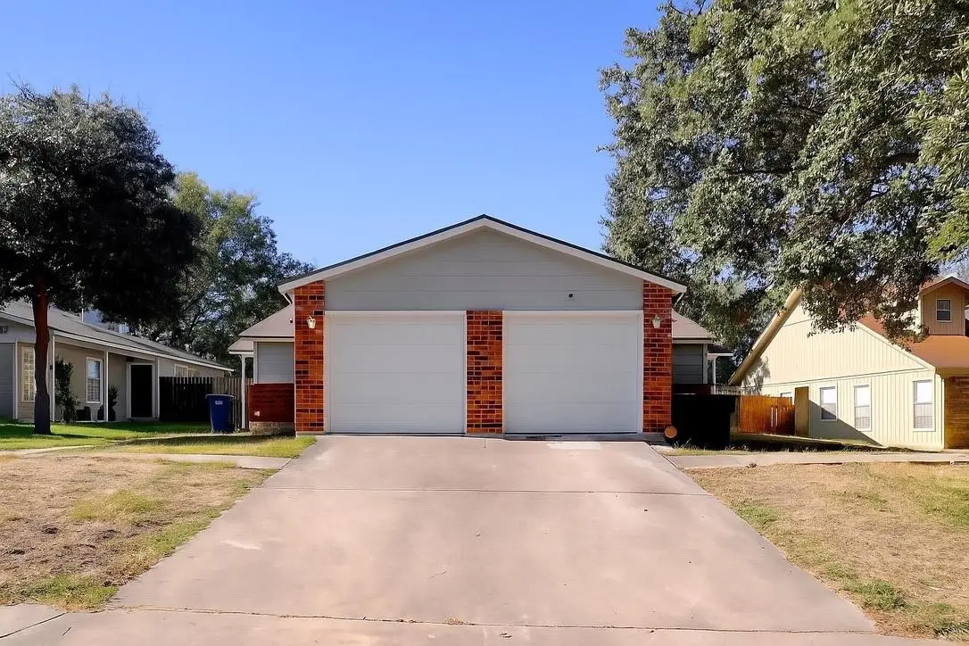 6319 & 6321 Worchester Knl, San Antonio, TX 78233 - Image #1