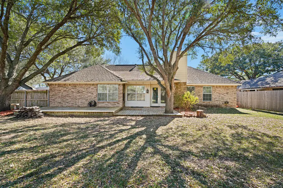 705 Trochta St, El Campo, TX 77437 - #3