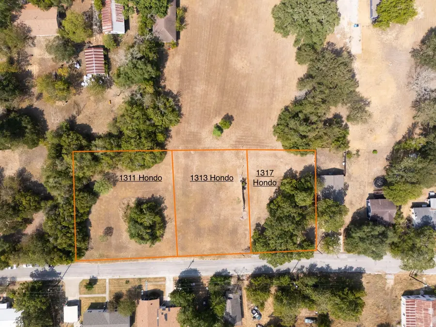 1317 Hondo St, Lockhart, TX 78644 - #3