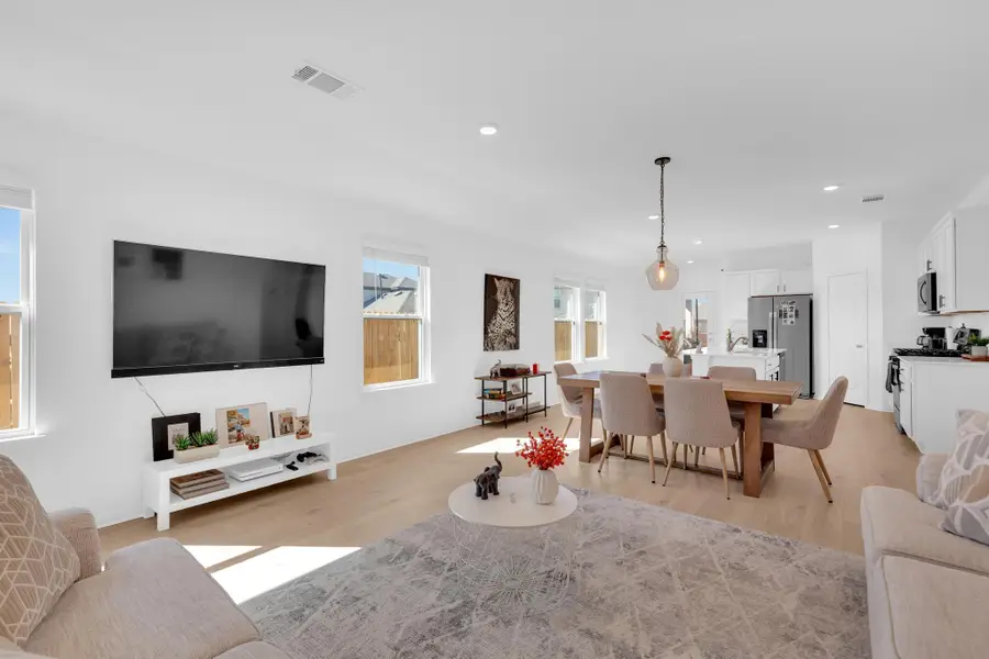 668 Lake Sweetwater Ln, Buda, TX 78610 - Image #2