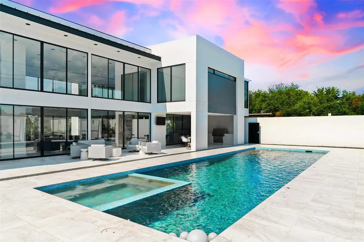 1501 Ridgecrest Dr, Austin, TX 78746 - Image #1