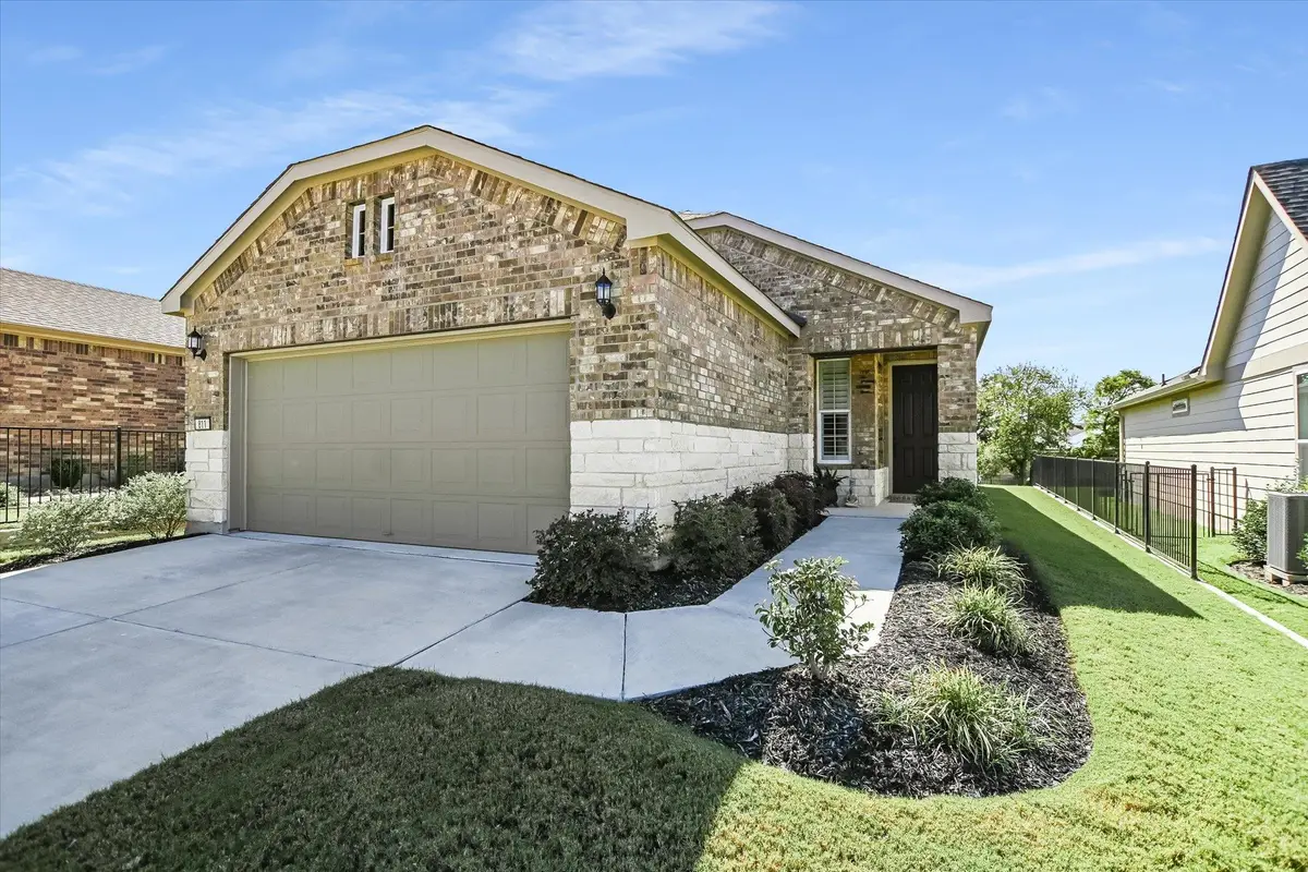 811 Saratoga Ln, Georgetown, TX 78633 - Image #1