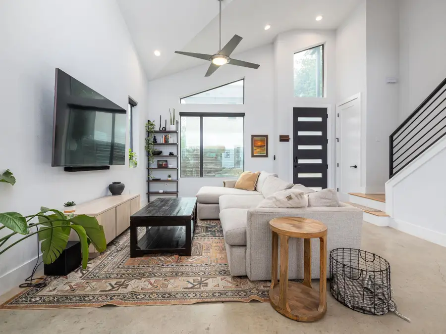 2909 E 3rd St #2, Austin, TX 78702 - #2