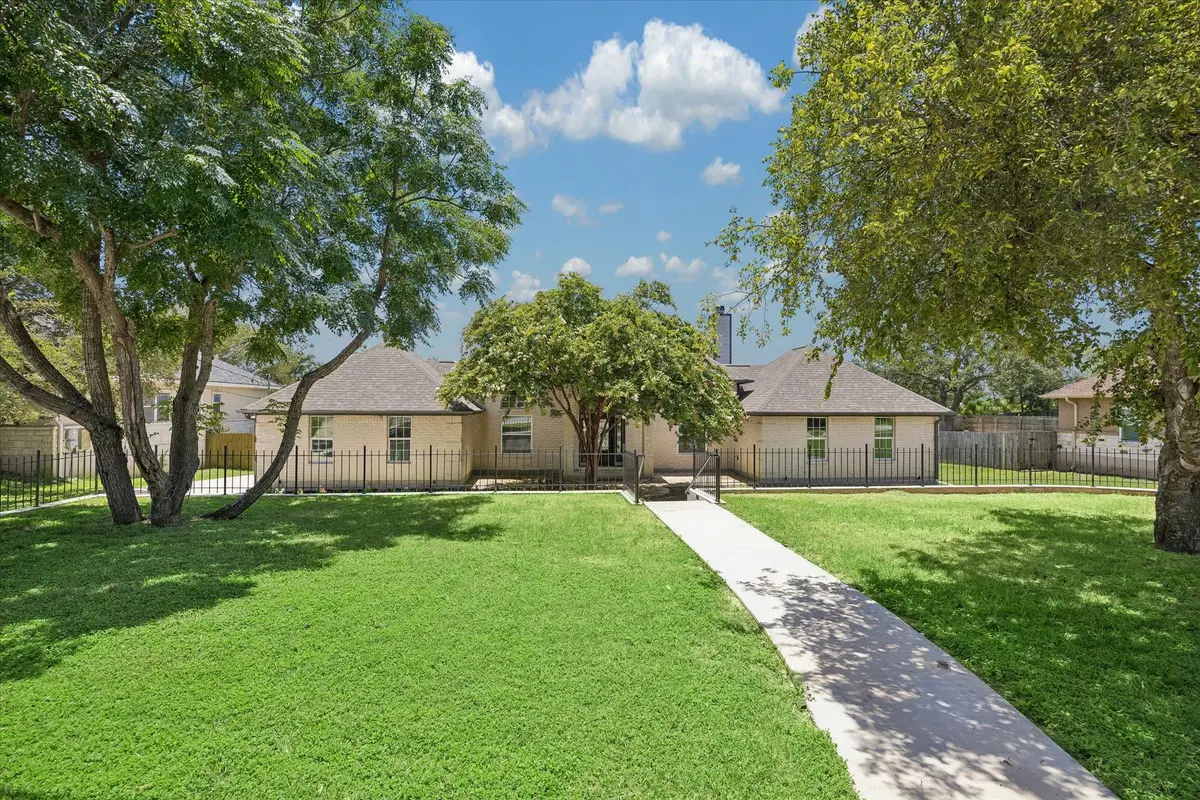 321 Quarry Springs Dr, San Marcos, TX 78666 - #1