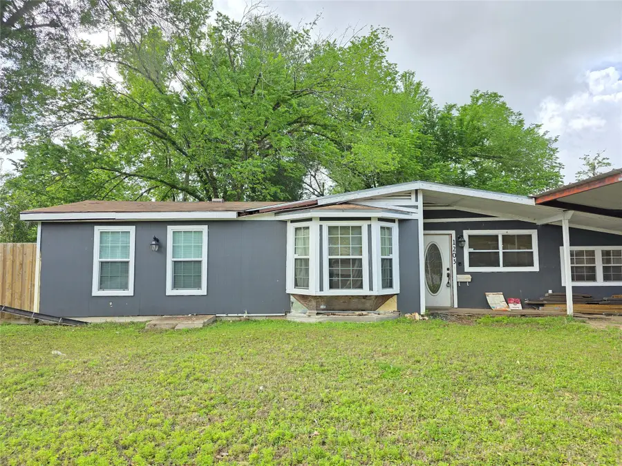 1203 Highland Ave, Rockdale, TX 76567 - #2