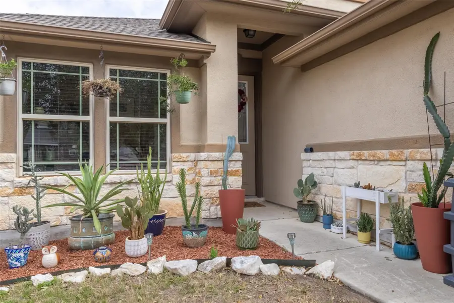 210 Wincliff Dr, Buda, TX 78610 - #2