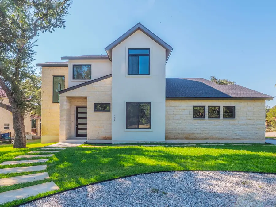 300 Deer Dr, Sunrise Beach Village, TX 78643 - Image #2