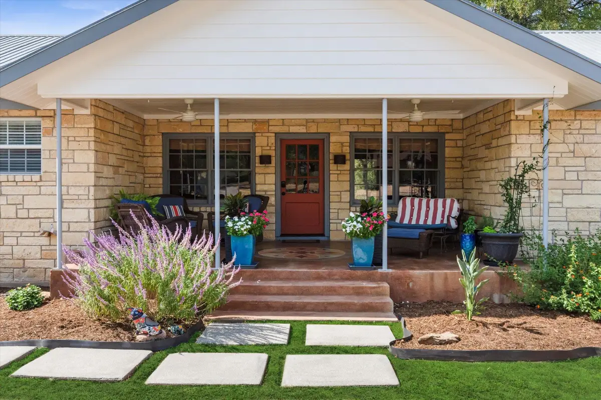 1102 Avenue G, Marble Falls, TX 78654 - Image #1