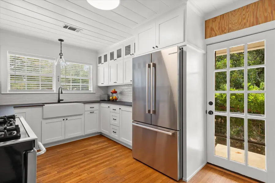 1102 Avenue G, Marble Falls, TX 78654 - Image #3