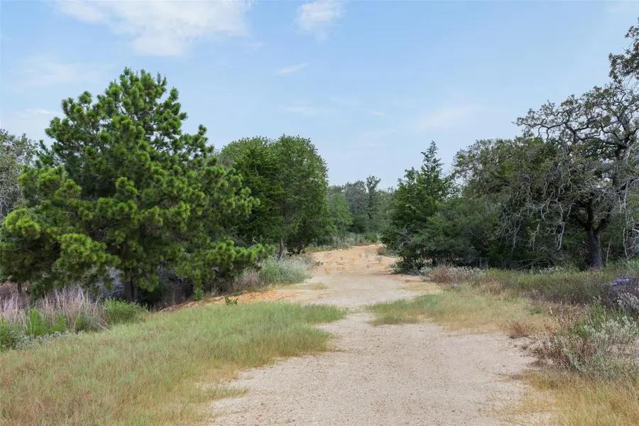 3301 Chuckwagon Rd, Luling, TX 78648 - #3