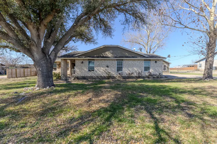 61 Family Cir, Hutto, TX 78634 - #2
