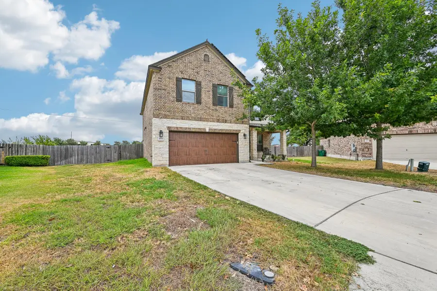 4002 Kings Canyon Dr, Taylor, TX 76574 - #3