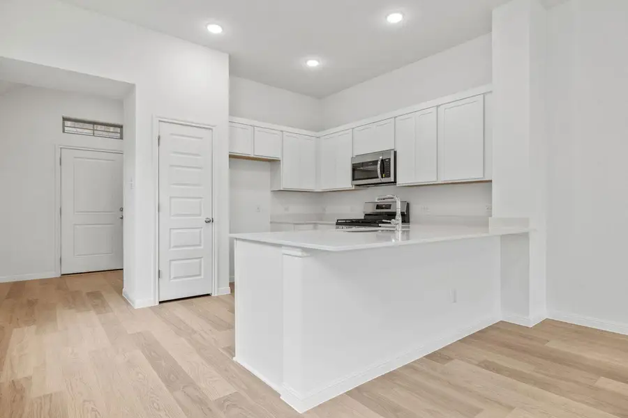 214 Hornet St, Elgin, TX 78621 - #2