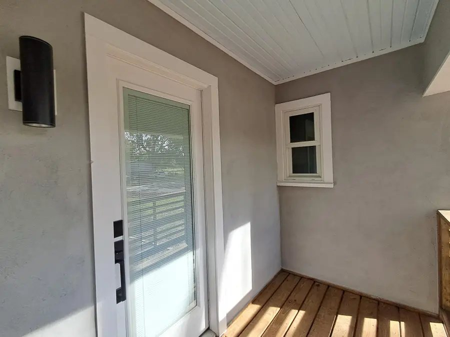 202 Jones St, Smithville, TX 78957 - #2