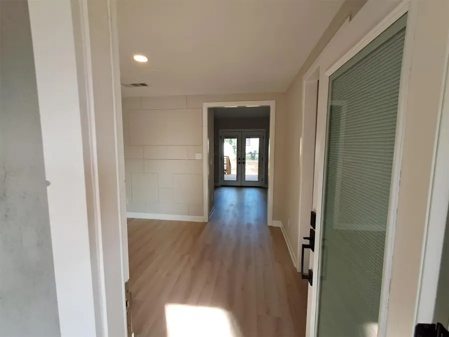 202 Jones St, Smithville, TX 78957 - #3