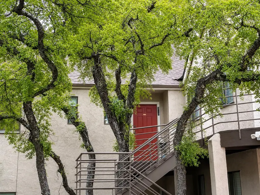 6810 Deatonhill Dr #217, Austin, TX 78745 - #2