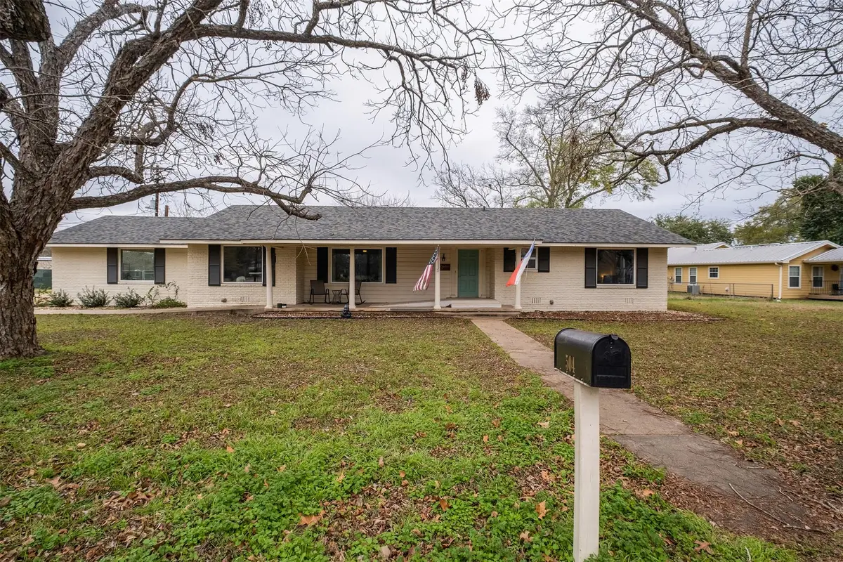 504 Marburger St, Smithville, TX 78957 - #1