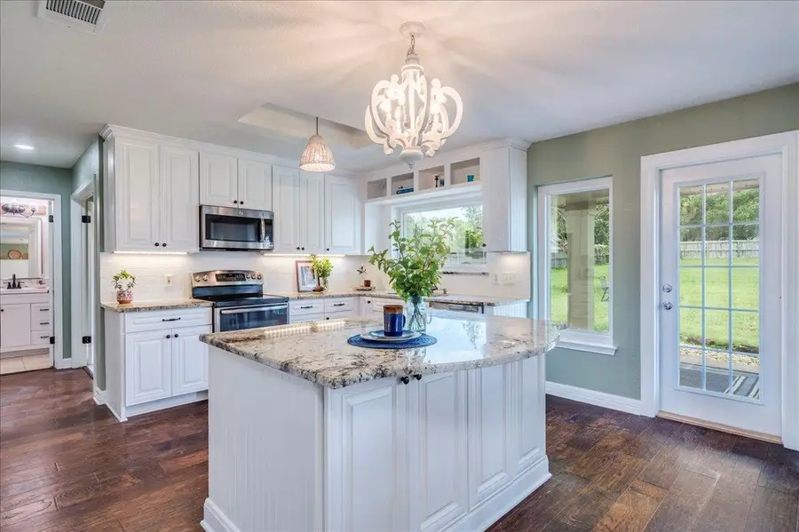 200 S Prairie Ln, Georgetown, TX 78633 - Image #2