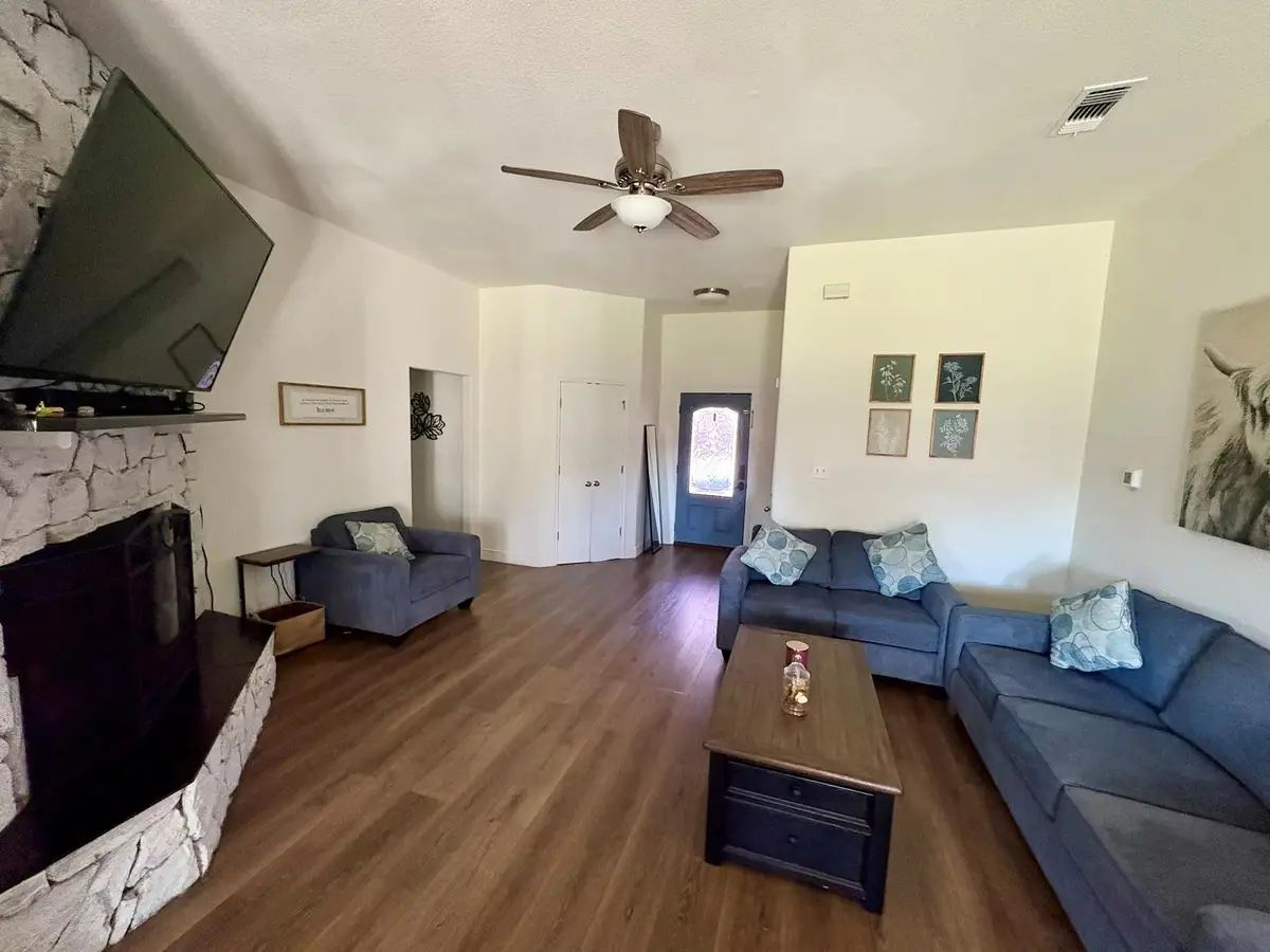 320 Moonstone Dr, Jarrell, TX 76537 - Image #1