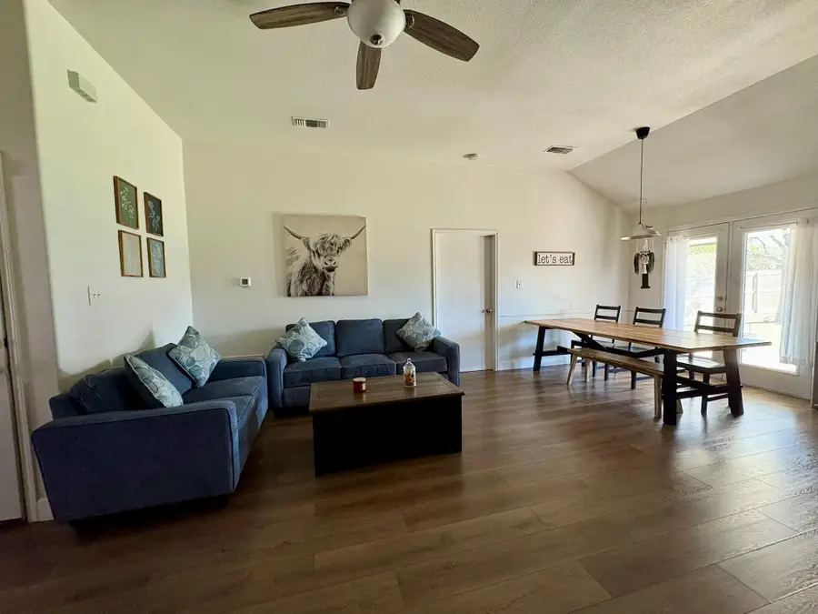 320 Moonstone Dr, Jarrell, TX 76537 - Image #3