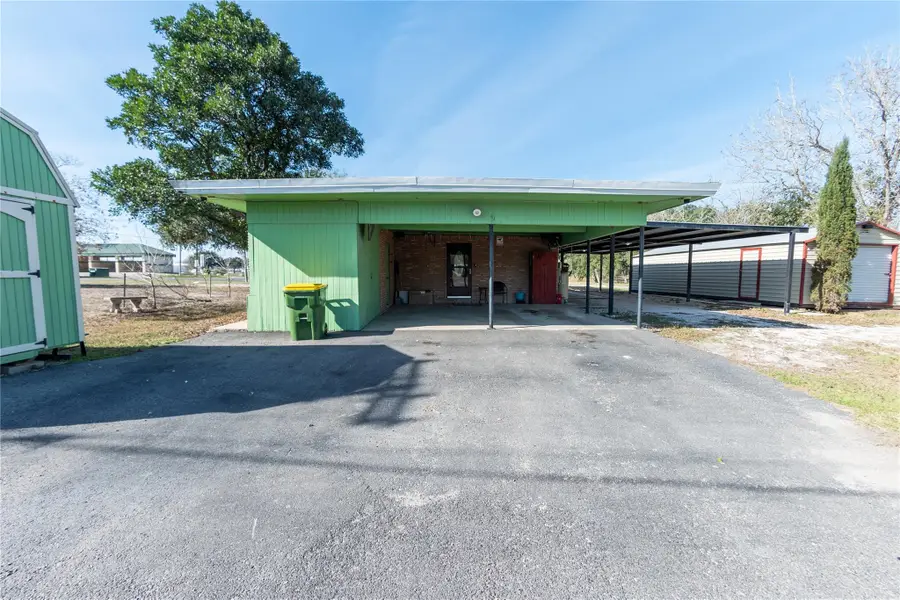 1000 N 5th St St, Kenedy, TX 78119 - #2