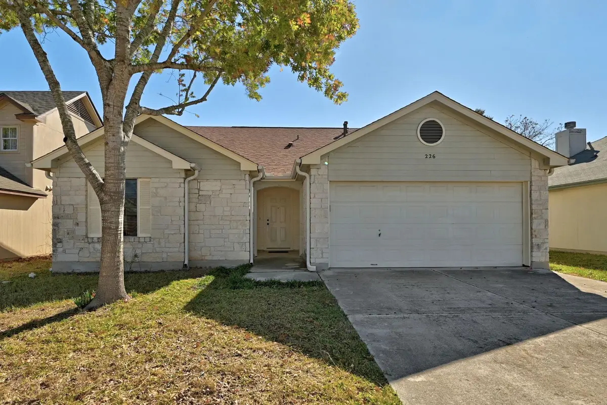 226 Sunshadow Dr, Lockhart, TX 78644 - Image #1