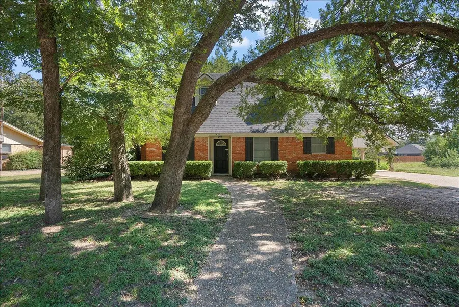 421 Forrest Ln, Corsicana, TX 75110 - Image #2