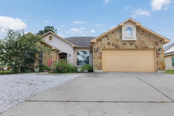 220 Tahitian Dr, Bastrop, TX 78602