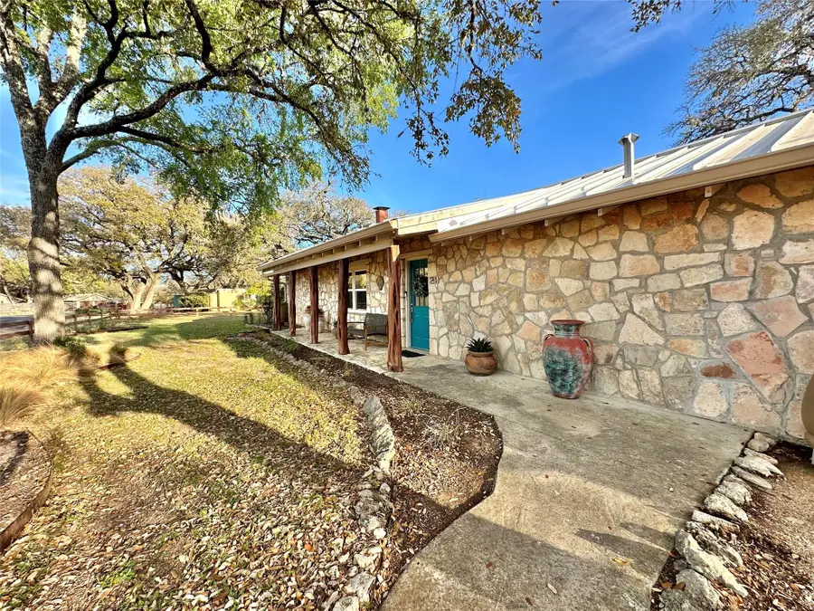 29 Presidio Rd, Wimberley, TX 78676 - #2