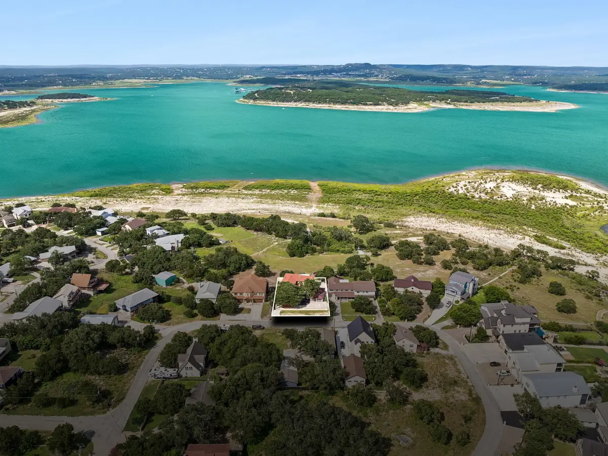 408 Edge Hill Dr, Canyon Lake, TX 78133 - #1