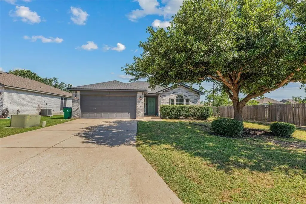 1910 Oaklawn Dr, Taylor, TX 76574 - #1