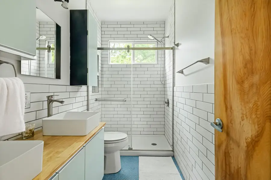 2202 Garden St #B, Austin, TX 78702 - #3