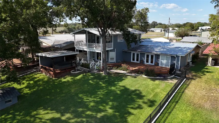 1912 Bluebonnet Ln, Kingsland, TX 78639 - Image #2