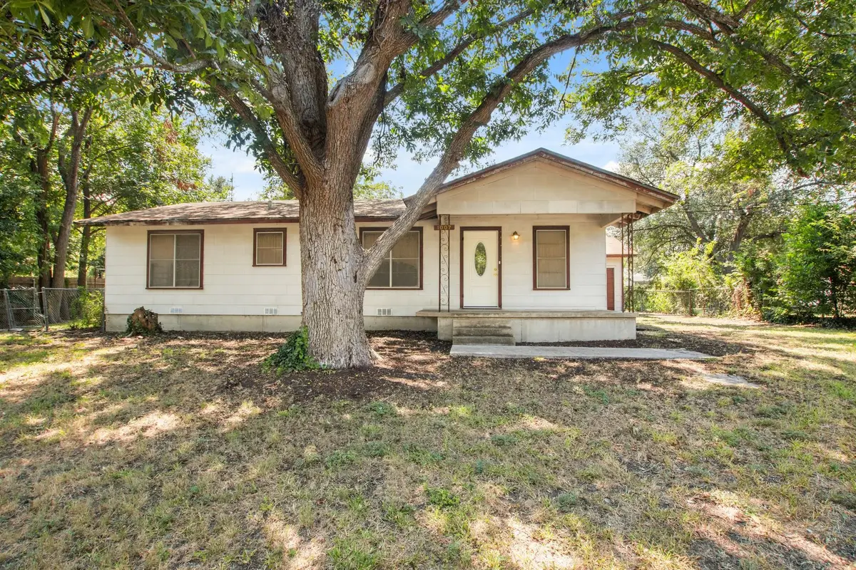 1007 Kimbro St, Taylor, TX 76574 - #1