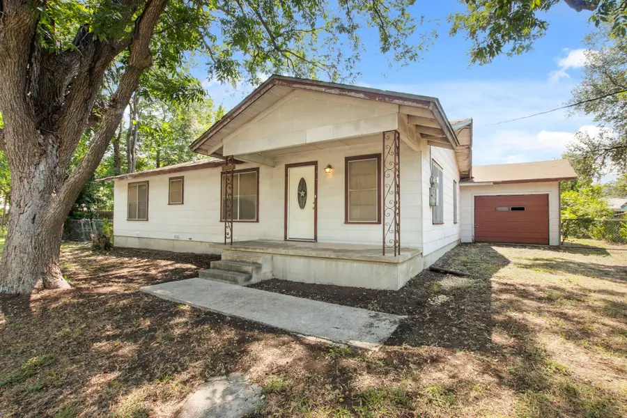 1007 Kimbro St, Taylor, TX 76574 - #3