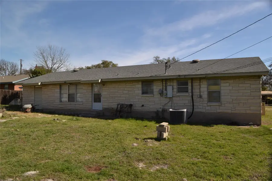 1502 Sherrard St, Burnet, TX 78611 - #3