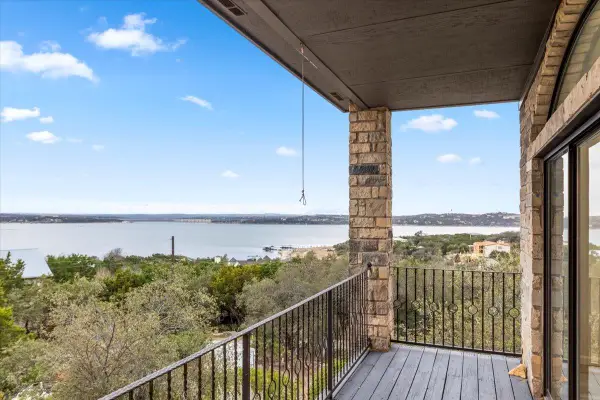 13816 Lake View Dr, Austin, TX 78732