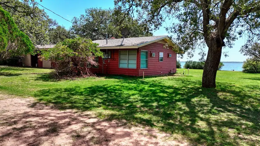 110 W Lakecrest Dr, Bluffton, TX 78607 - #2