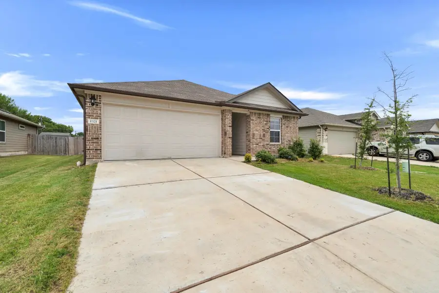 1321 Camden Ln, Lockhart, TX 78644 - #2