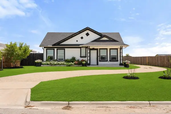 360 Vaquero Ln, Kyle, TX 78640