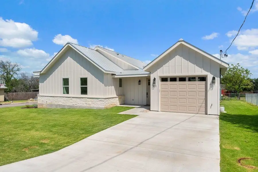 501 Ranchview Dr, Johnson City, TX 78636 - #2