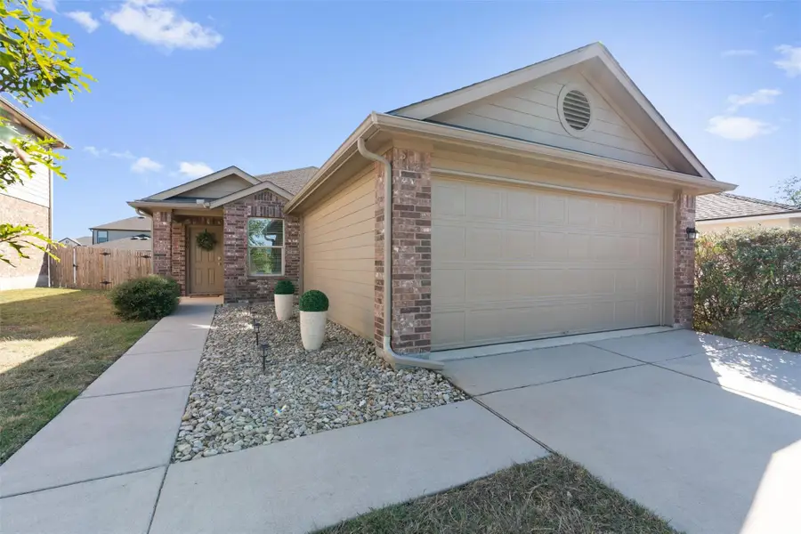 400 Pinnacle Dr, Georgetown, TX 78626 - Image #2