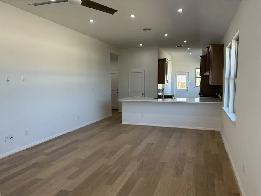 332 Glocken Ln, Kyle, TX 78640 - Image #3