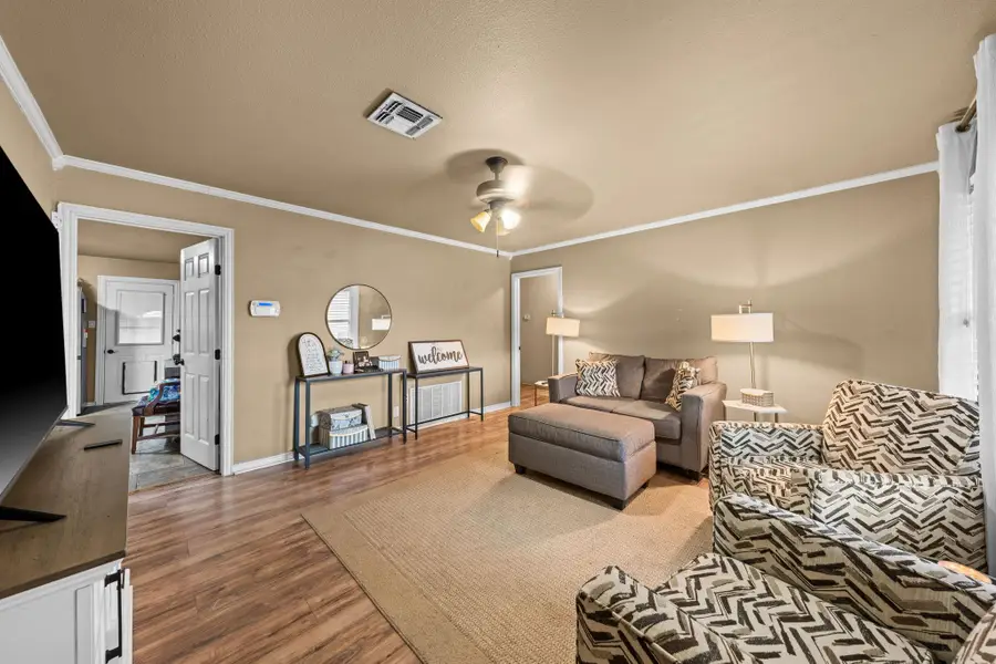 603 N Lewis Ave, Kerrville, TX 78028 - #3