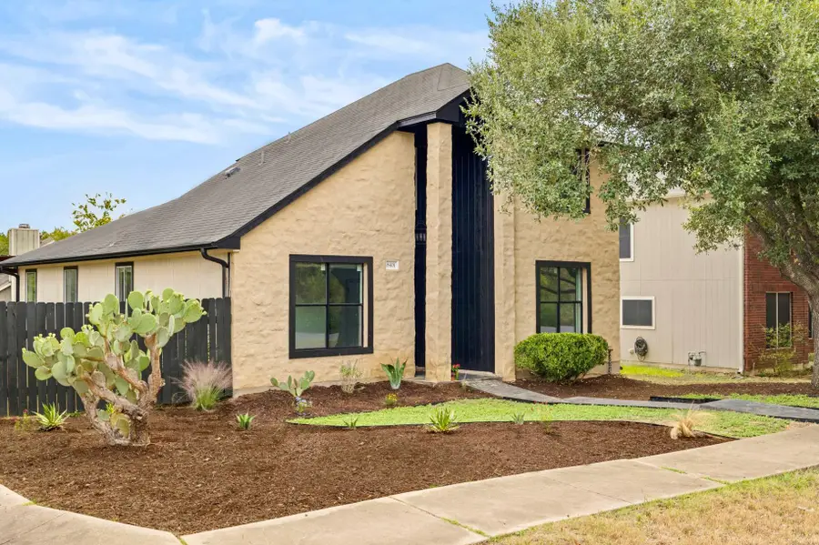 8401 Longview Rd, Austin, TX 78745 - Image #2