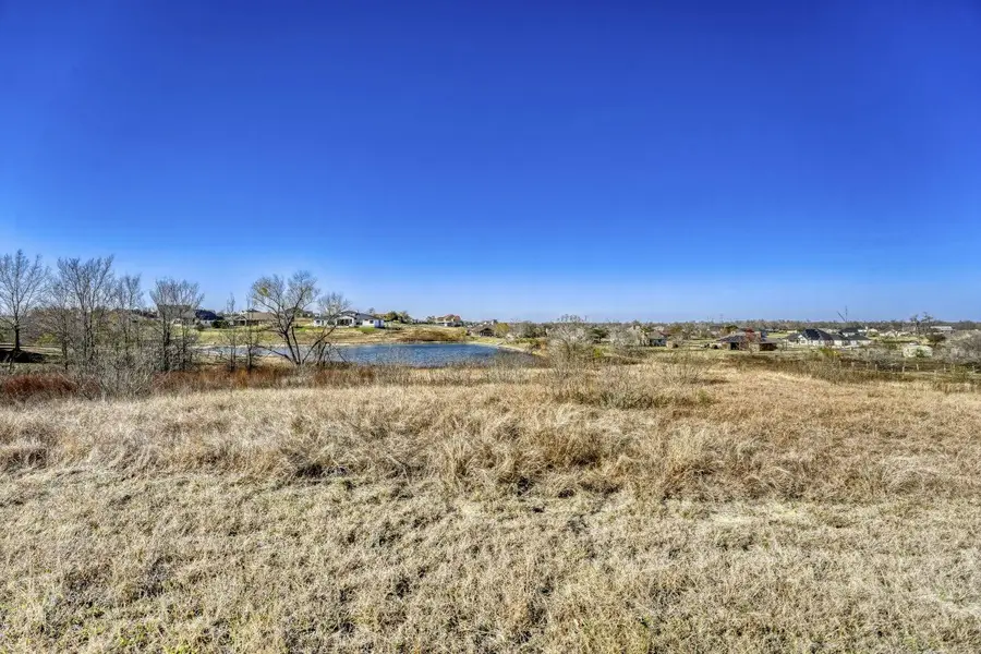 337 Comanche Cir, Hutto, TX 78634 - Image #3