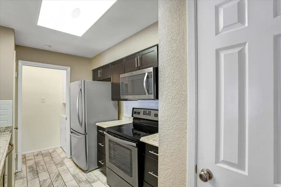 807 W 25th St #307, Austin, TX 78705 - Image #2