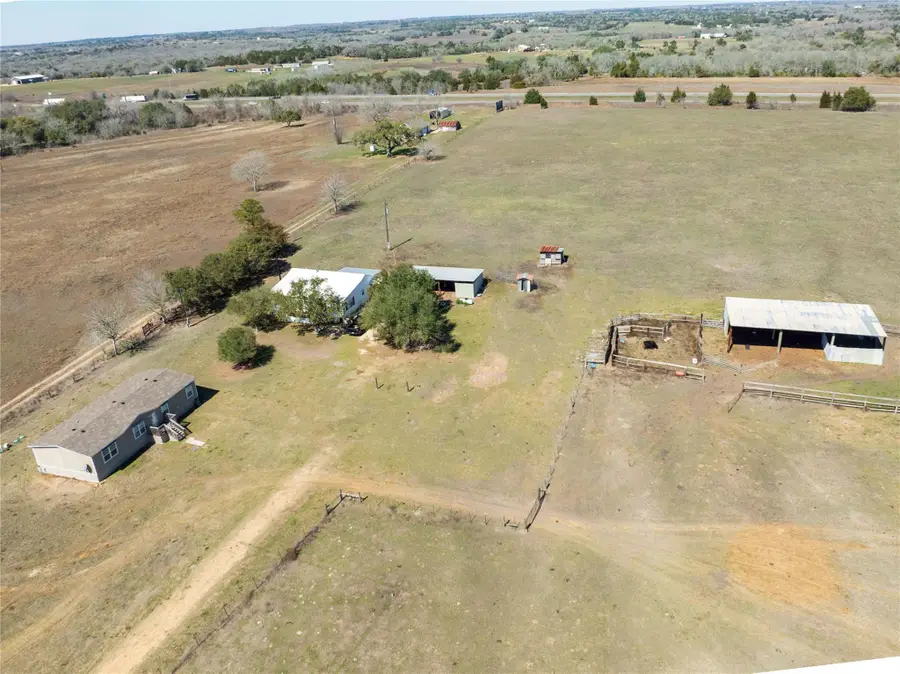 5135 W Us Highway 90, Schulenburg, TX 78956 - #2