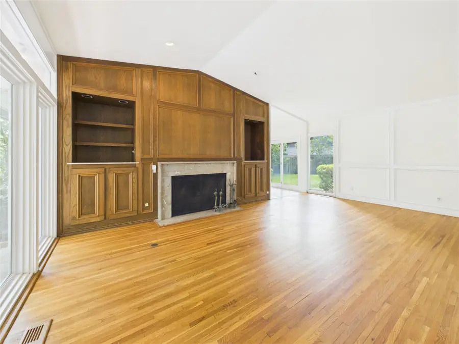 1202 Belmont Pkwy, Austin, TX 78705 - #2