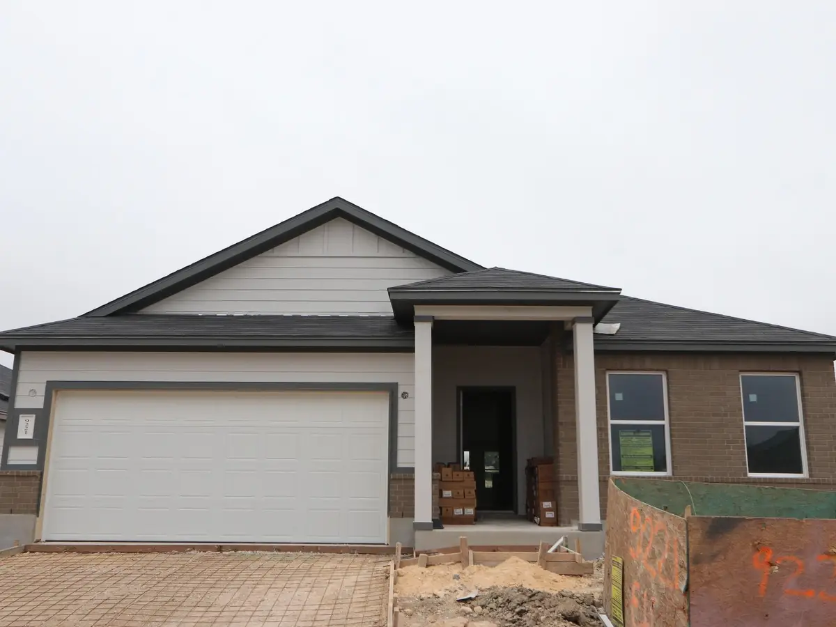 9221 Furman Dr, Austin, TX 78747 - Image #1